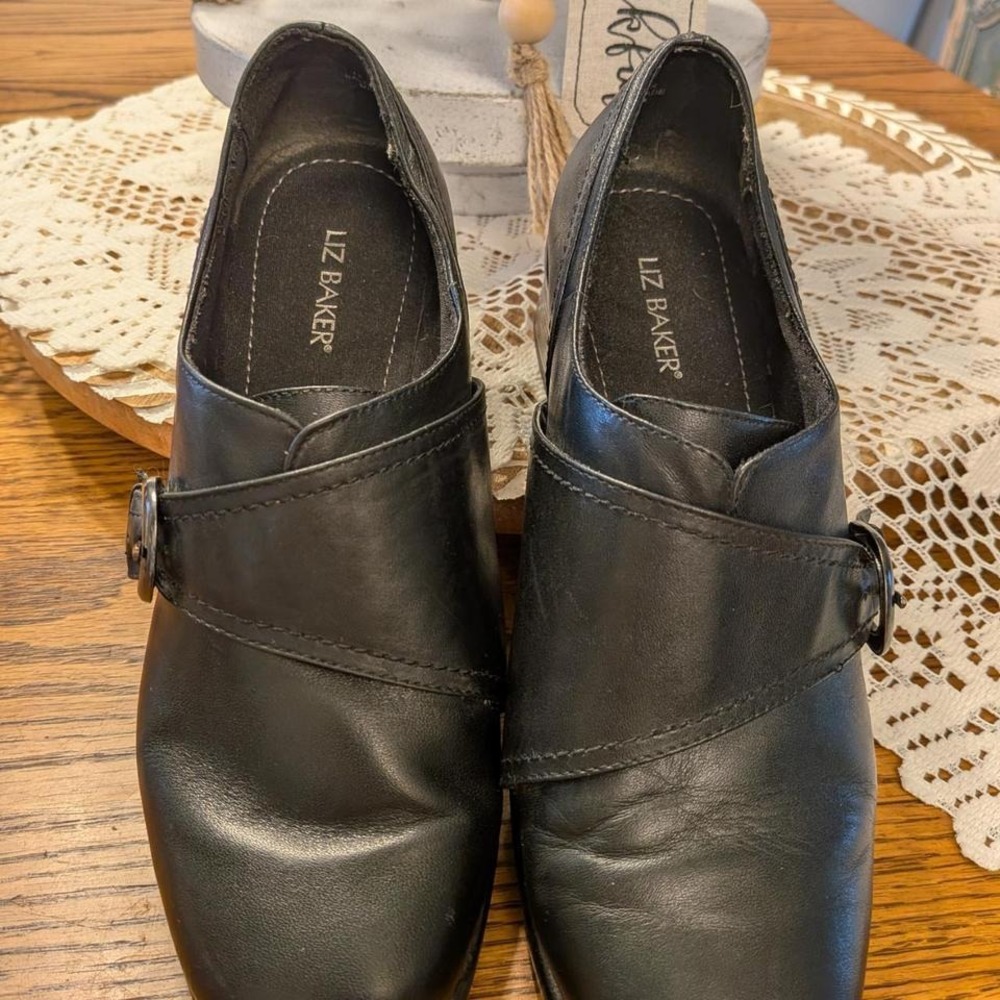 Liz Baker Shoe Size 6